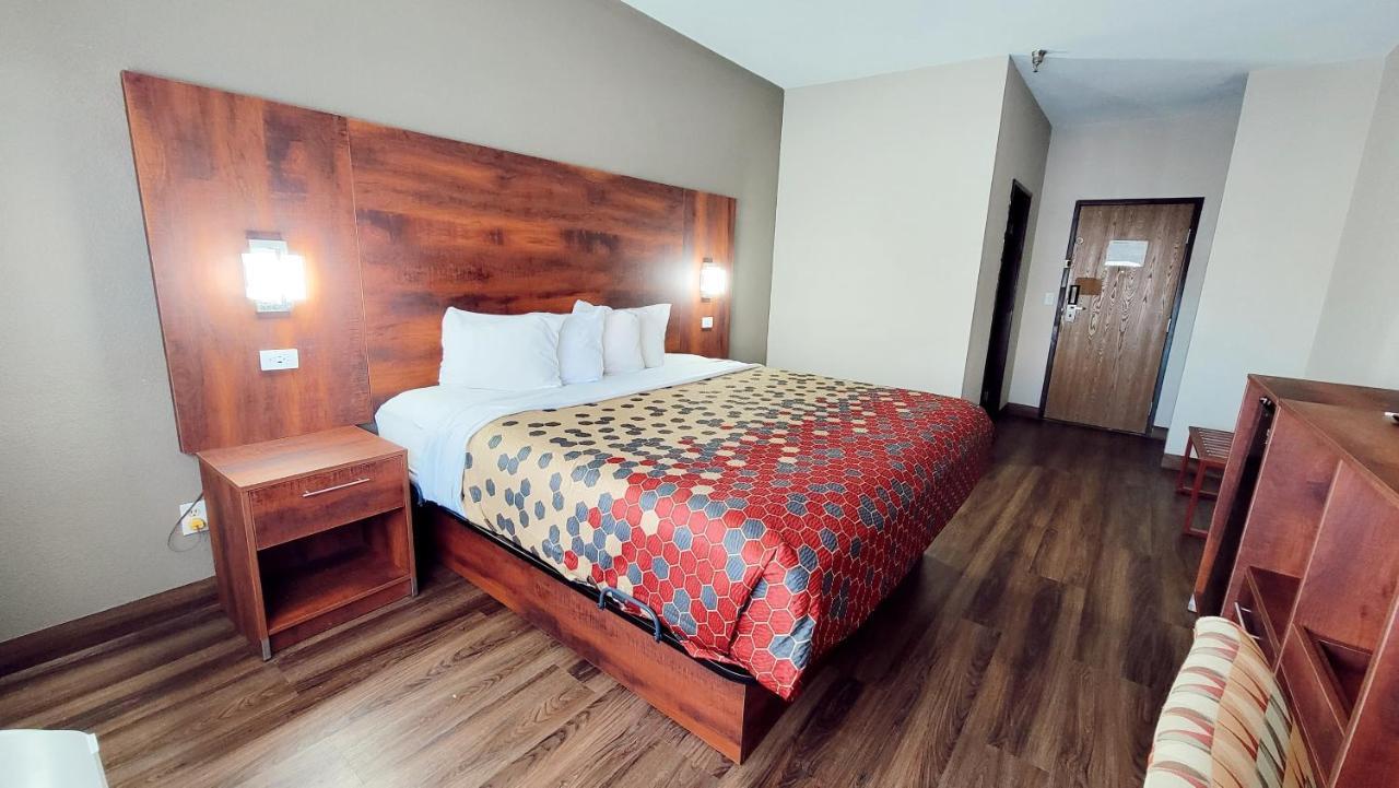 Lodge Econo *